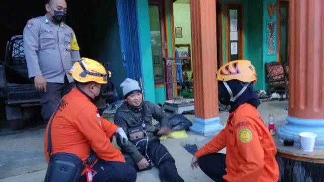 Alhamdulillah, Pendaki Merbabu Alami Hipotermia Bisa Dievakuasi - GenPI.co JATENG