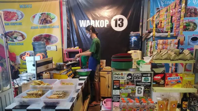 Menyesap Kopi Kothok di Warkop 13 Cepu, Rasanya Mantap - GenPI.co JATENG