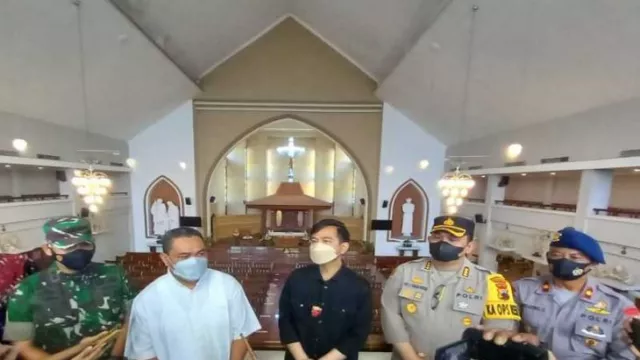 Gibran Cek Gereja Persiapan Natal, Semoga Umat Beribadah Lancar - GenPI.co JATENG