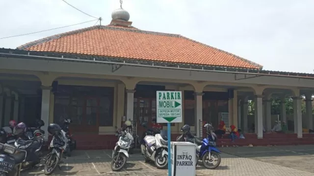 Jemaah Gereja di Batang Ini Boleh Parkir di Halaman Masjid, Top! - GenPI.co JATENG