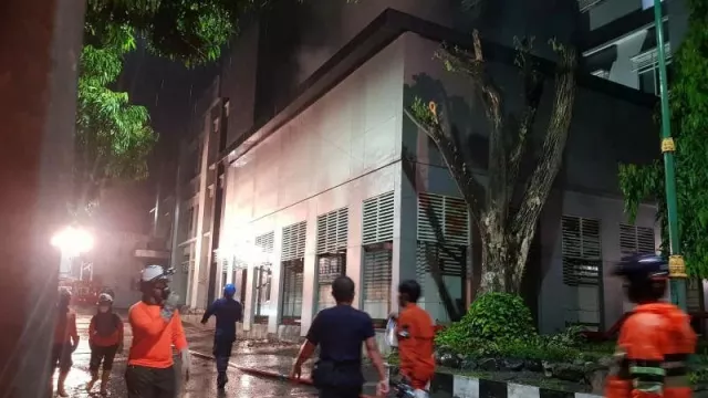 Waduh! RS Dokter Kariadi Semarang Terbakar - GenPI.co JATENG