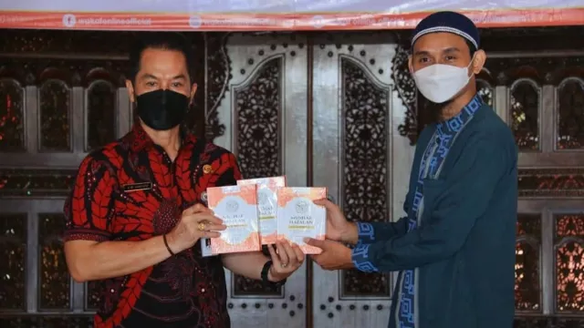 4.000 Al-Qur.’an Dikirim ke Ponpes di Indonesia Timur - GenPI.co JATENG