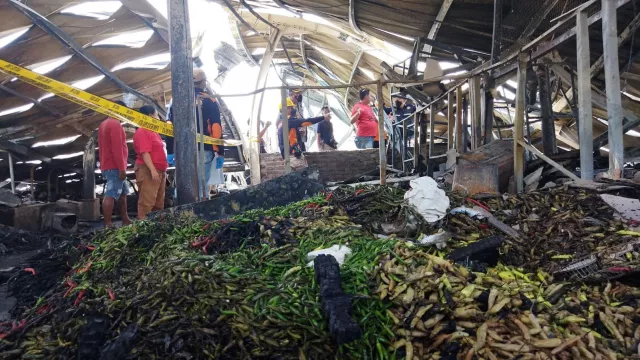 Duh! Penyebab Kebakaran Tempat Relokasi Pasar Johar Belum Pasti - GenPI.co JATENG