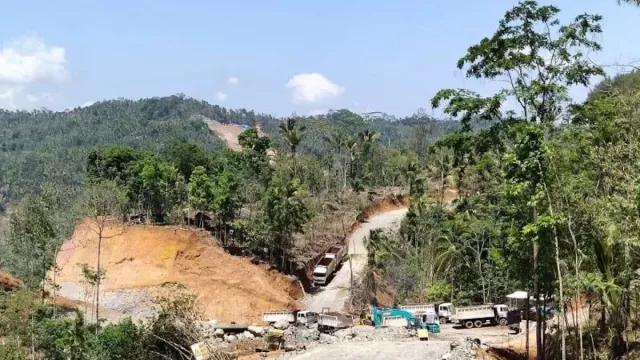 250 Personel Gabungan Dikerahkan ke Wadas Kawal Pengukuran Tanah - GenPI.co JATENG