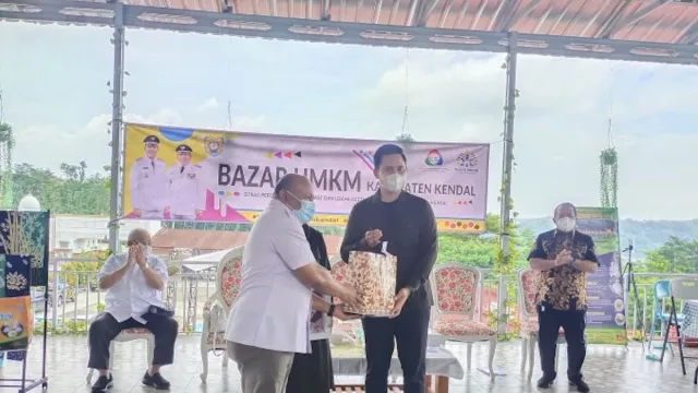 Bupati Kendal Dorong Pengelola Bikin Bazar UMKM di Objek Wisata - GenPI.co JATENG