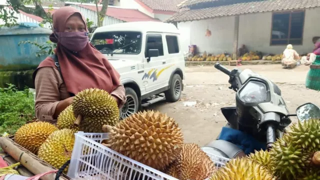 Musim Durian, Ayo Berburu ke Pasar Kembang Kemalang Klaten - GenPI.co JATENG