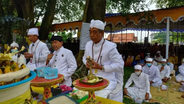 Upacara Melasti Umat Hindu Klaten Khidmat Meski Prokes Ketat - GenPI.co JATENG