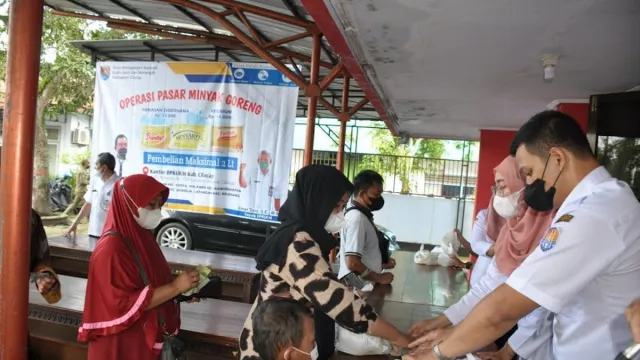 Ingat, Lur! Ini Jadwal Operasi Pasar Minyak Goreng di Cilacap - GenPI.co JATENG