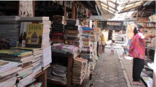 Ini Lho Surganya Pusat Buku Bekas di Kota Solo, Harganya Murah! - GenPI.co JATENG