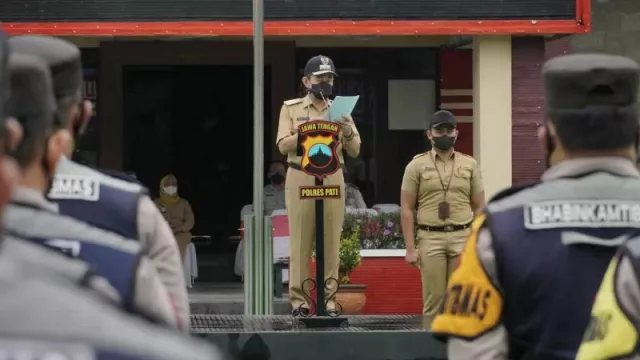 Pak Bupati Minta Warga Pati Tertib Berlalu Lintas - GenPI.co JATENG Pak Bupati Minta Warga Pati Tertib Berlalu Lintas - GenPI.co JATENG