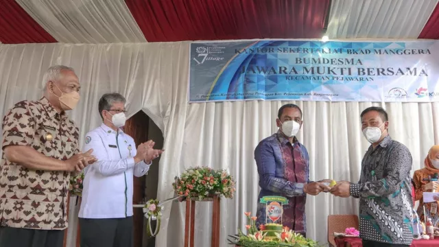 Jualan Obat Pertanian, BUM Desma Pejawaran Dimodali Rp1,7 M - GenPI.co JATENG Jualan Obat Pertanian, BUM Desma Pejawaran Dimodali Rp1,7 M - GenPI.co JATENG
