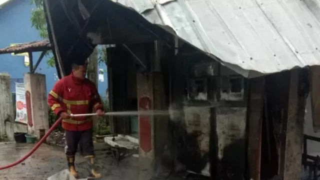 Kios Bensin di Jepara Terbakar, Kerugian Materi Capai Rp50 Juta - GenPI.co JATENG