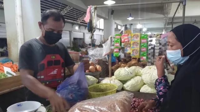 Jelang Ramadan, Harga Sembako di Batang Merangkak Naik - GenPI.co JATENG