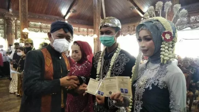 71 Pasangan Nikah Gratis di Jepara, Termuda Usia 19 Tahun - GenPI.co JATENG