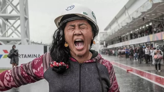 Rara Pawang Hujan MotoGP Mandalika Viral, Ternyata Anggota Ini - GenPI.co JATENG