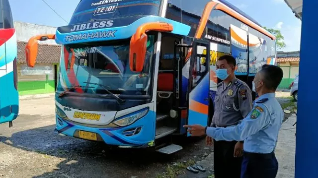 Jelang Puasa, Bus di Terminal Randublatung Dicek, Hasilnya Apa? - GenPI.co JATENG