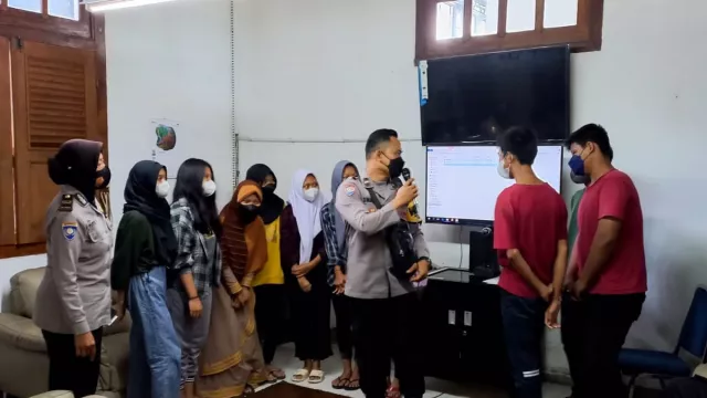 Lempar Batu ke KA, 14 Remaja di Solo Diciduk - GenPI.co JATENG