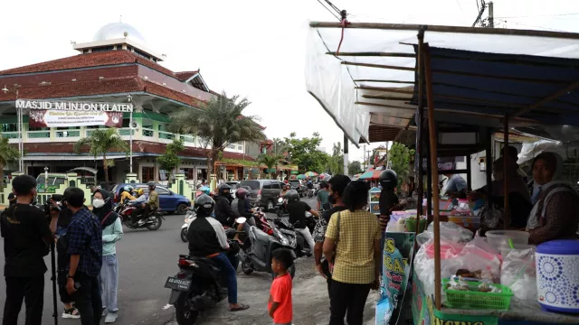 Yuk, Berburu Menu Takjil di Pasar Ramadan Mlinjon Klaten - GenPI.co JATENG