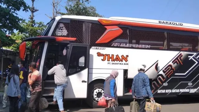 Jumlah Bus AKAP Masuk Terminal Induk Kudus Naik - GenPI.co JATENG