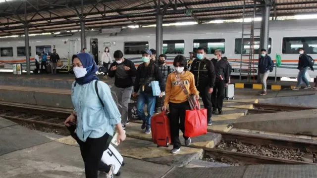 Perhatian! Tiket Kereta Api Lebaran di Daop 4 Semarang Masih Tersedia - GenPI.co JATENG