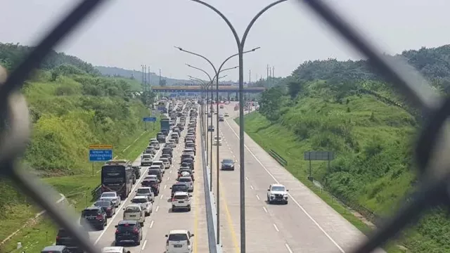 Sistem One Way Tol Semarang-Jakarta Ditiadakan Mulai Hari Ini - GenPI.co JATENG