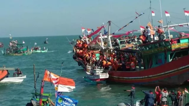 Tradisi Larung Kepala Kerbau di Laut Jepara Dibuka untuk Umum - GenPI.co JATENG