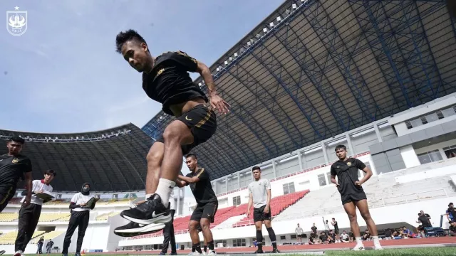Izin Keluar, Uji Coba PSIS Semarang Digelar di Stadion Jatidiri - GenPI.co JATENG Izin Keluar, Uji Coba PSIS Semarang Digelar di Stadion Jatidiri - GenPI.co JATENG