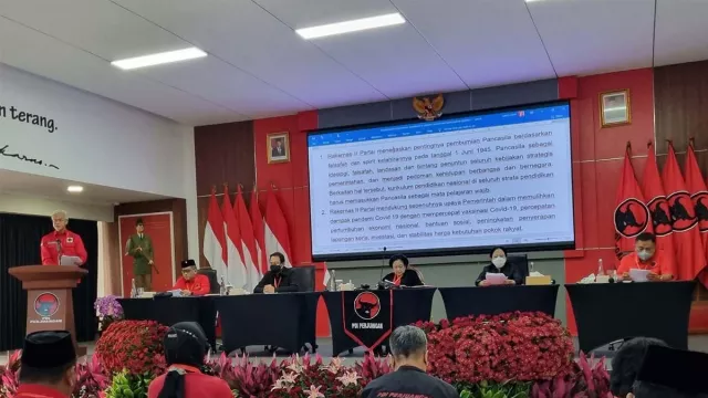Bacakan Hasil Rakernas PDIP, Ganjar: Capres Hak Megawati - GenPI.co JATENG