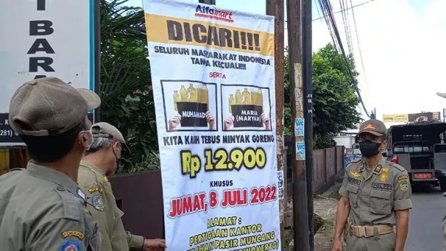 Iklan Minyak Goreng di Purwokerto Ini Meresahkan, Satpol PP Maju - GenPI.co JATENG