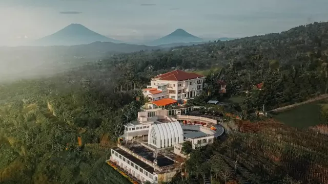 5 Rekomendasi Hotel di Bandungan, Sejuk dan Dekat Objek Wisata - GenPI.co JATENG