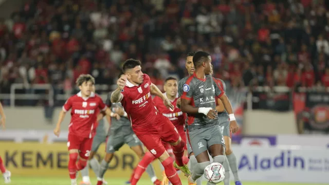 Persis Solo Tundukkan Madura United di Stadion Manahan, Ada Peran Jacksen F Tiago - GenPI.co JATENG