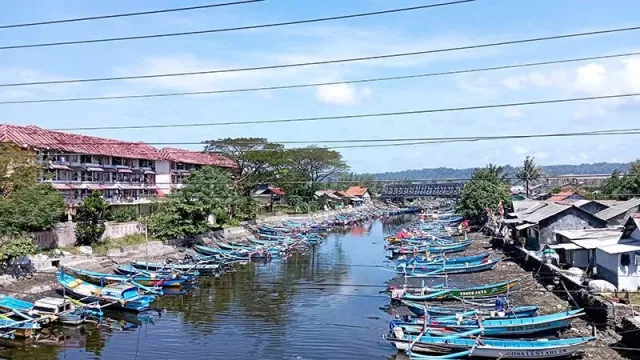 Nilai Transaksi Lelang Ikan di Cilacap Turun Gegara Cuaca Buruk - GenPI.co JATENG