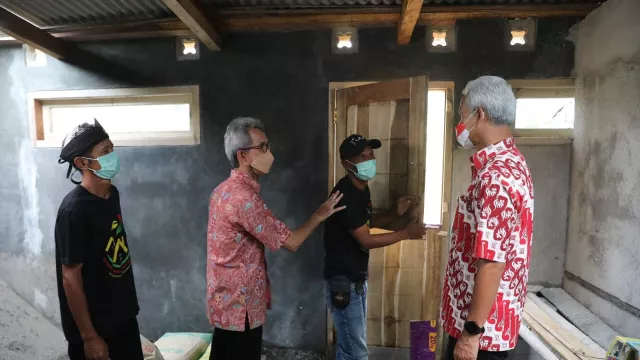 Ganjar Bantu 32 Keluarga Terdampak Banjir di Brebes, Dibikinkan Hunian Vertikal - GenPI.co JATENG