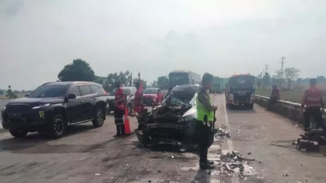 Kecelakaan Maut di Tol Pejagan Pemalang, 13 Kendaraan tabrakan Beruntun - GenPI.co JATENG
