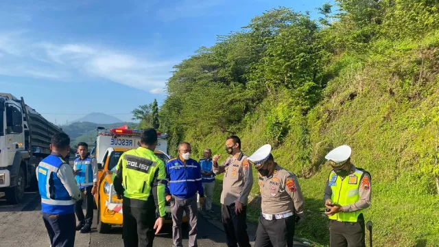Kronologi Kecelakaan Maut di Tol Semarang-Solo, 5 Orang Tewas - GenPI.co JATENG