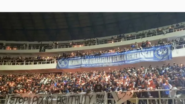 Tetap Datangi Stadion Jatidiri, Suporter PSIS Semarang Gelar Doa Bersama untuk Tragedi Kanjuruhan - GenPI.co JATENG