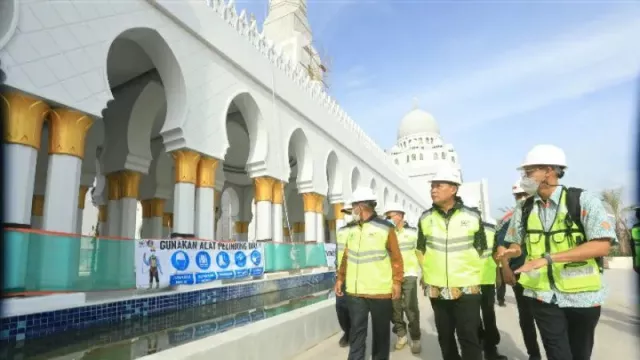 Segera Diresmikan, Masjid Sheikh Al Zayed Solo Bisa Tampung 10.000 Jemaah - GenPI.co JATENG
