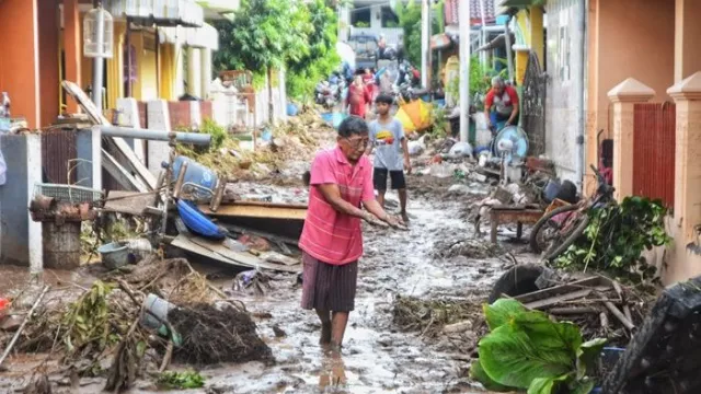 Astaga! Perumahan Wahyu Utomo Semarang Dipenuhi Lumpur Gegara Banjir - GenPI.co JATENG