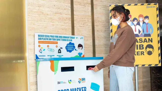 BRI Peduli Mengubah Limbah Masker Jadi Pot Tanaman - GenPI.co JATENG BRI Peduli Mengubah Limbah Masker Jadi Pot Tanaman - GenPI.co JATENG