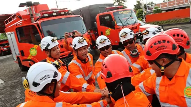 Bantu Penanganan Gempa di Cianjur, Basarnas Cilacap Kirim Rescuer - GenPI.co JATENG