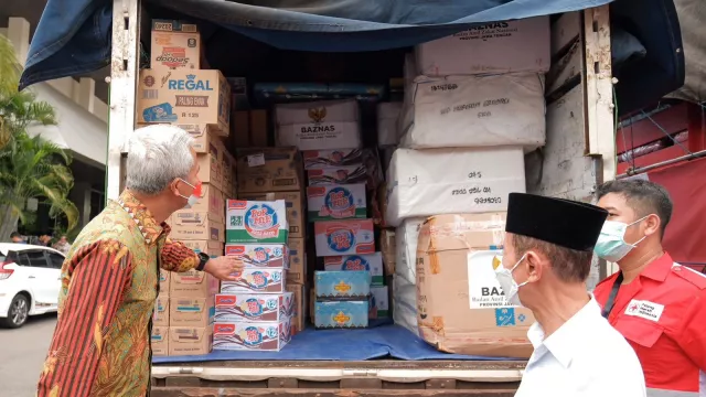 Ganjar Kirim Bantuan untuk Korban Gempa Cianjur Senilai Rp 1,87 Miliar - GenPI.co JATENG