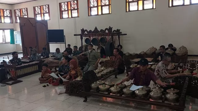 Iringi Ngunduh Mantu Pernikahan Kaesang-Erina Gudono, Karawitan ISI Solo Siapkan Ini - GenPI.co JATENG