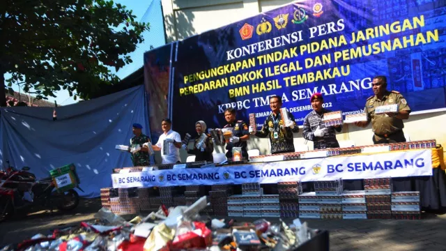 Bea Cukai Semarang Tangkap 4 Tersangka Pengedar Rokok Ilegal di Grobogan - GenPI.co JATENG