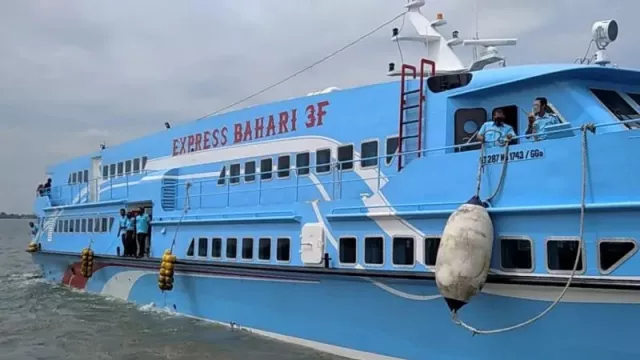 Cuaca Buruk, Ratusan Wisatawan Terjebak di Pulau Karimunjawa - GenPI.co JATENG