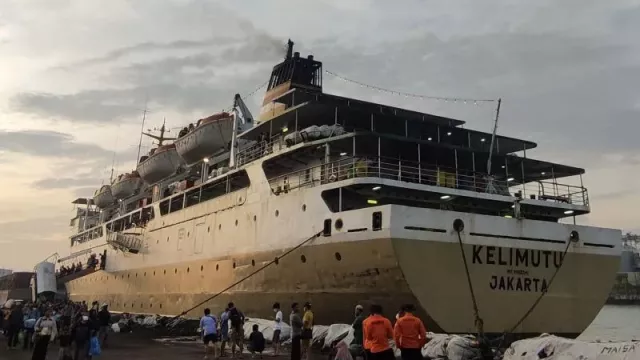 Akhirnya! Ratusan Wisatawan yang Terjebak di Karimunjawa Tiba di Semarang - GenPI.co JATENG