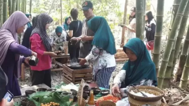 5 Pasar Tradisional Unik di Jawa Tengah yang Wajib Dikunjungi - GenPI.co JATENG