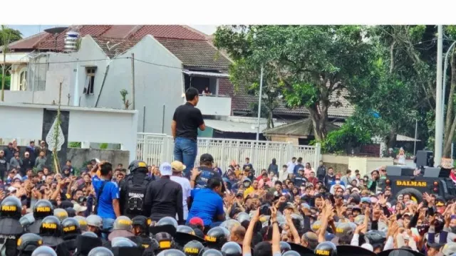Siap-Siap! 4.700 Polisi Jaga Laga PSIS Vs Persebaya - GenPI.co JATENG