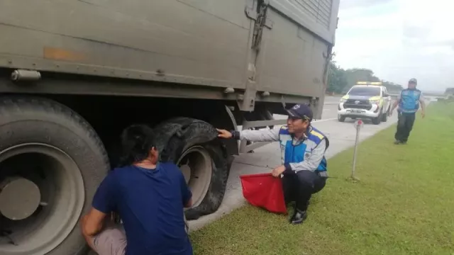 Kabar Baik! Mudik Lebaran, Ada 6 Layanan Pengisian Saldo E-Toll di Tol Semarang-Batang - GenPI.co JATENG