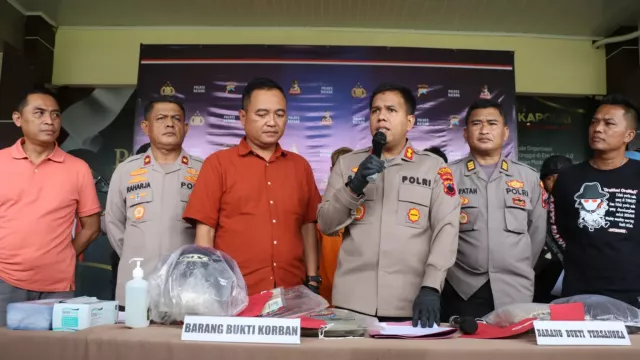 Geger! Karyawati Pabrik di Batang Dibunuh dan Dibuang di Kebun Singkong, Ternyata Pelakunya - GenPI.co JATENG Geger! Karyawati Pabrik di Batang Dibunuh dan Dibuang di Kebun Singkong, Ternyata Pelakunya - GenPI.co JATENG