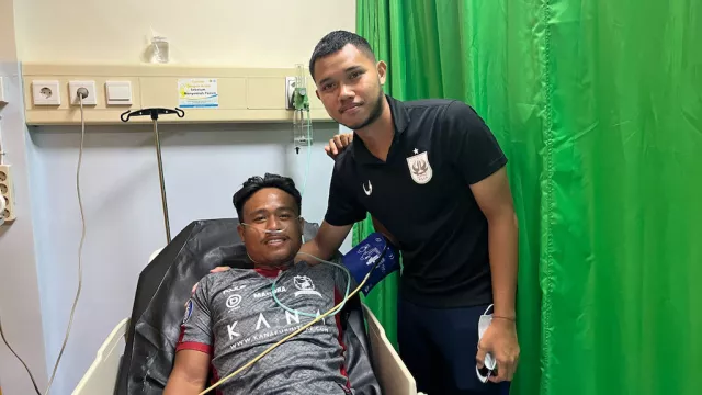 Pemain PSIS Semarang Farrel Arya Jenguk Ricki Ariansyah: Saya Minta Maaf, Tidak Ada Unsur Kesengajaan - GenPI.co JATENG